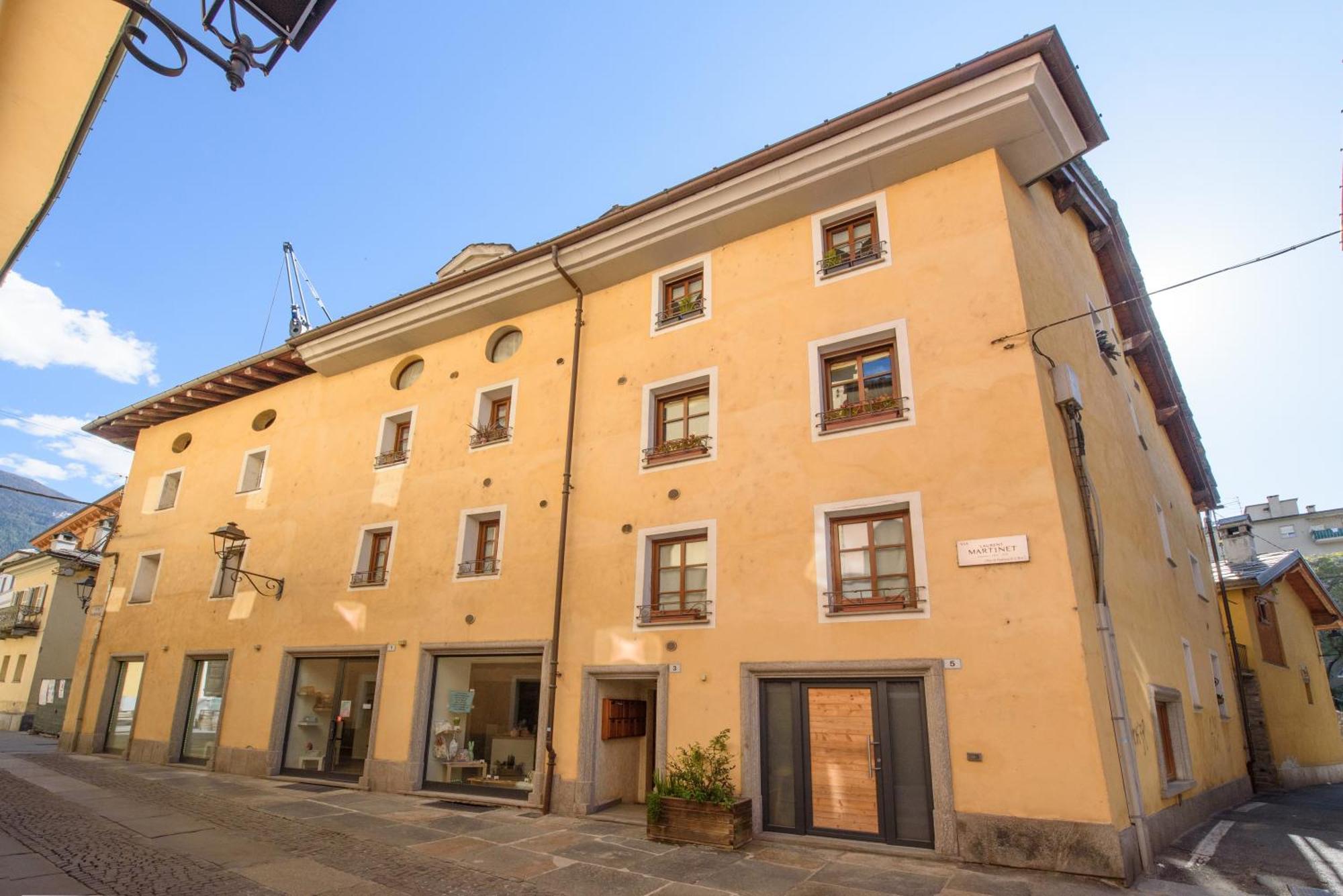 Joile Maison - In The Heart Of Aosta Luaran gambar